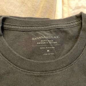 Banana Republic Soft Wash organic cotton tee Medium black